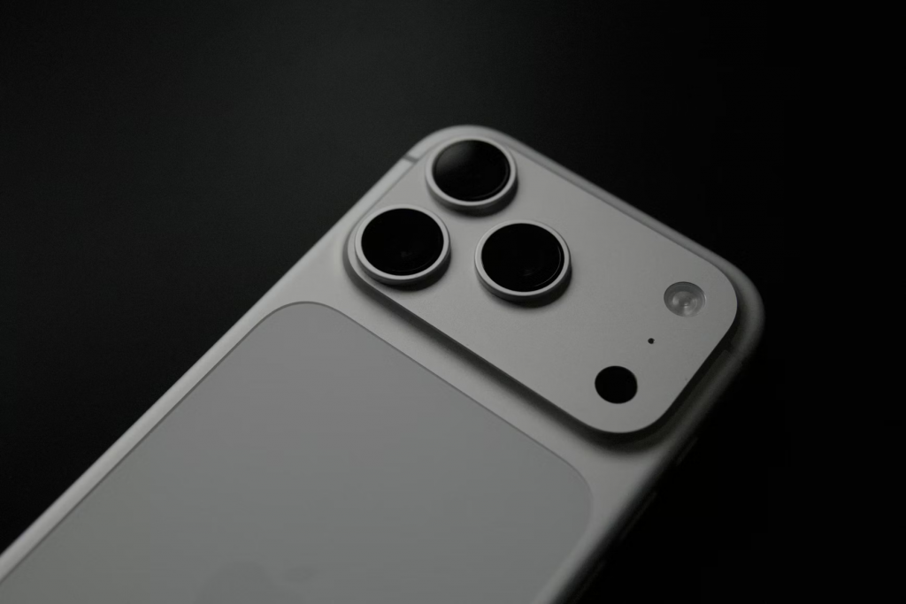 «Серый» iPhone